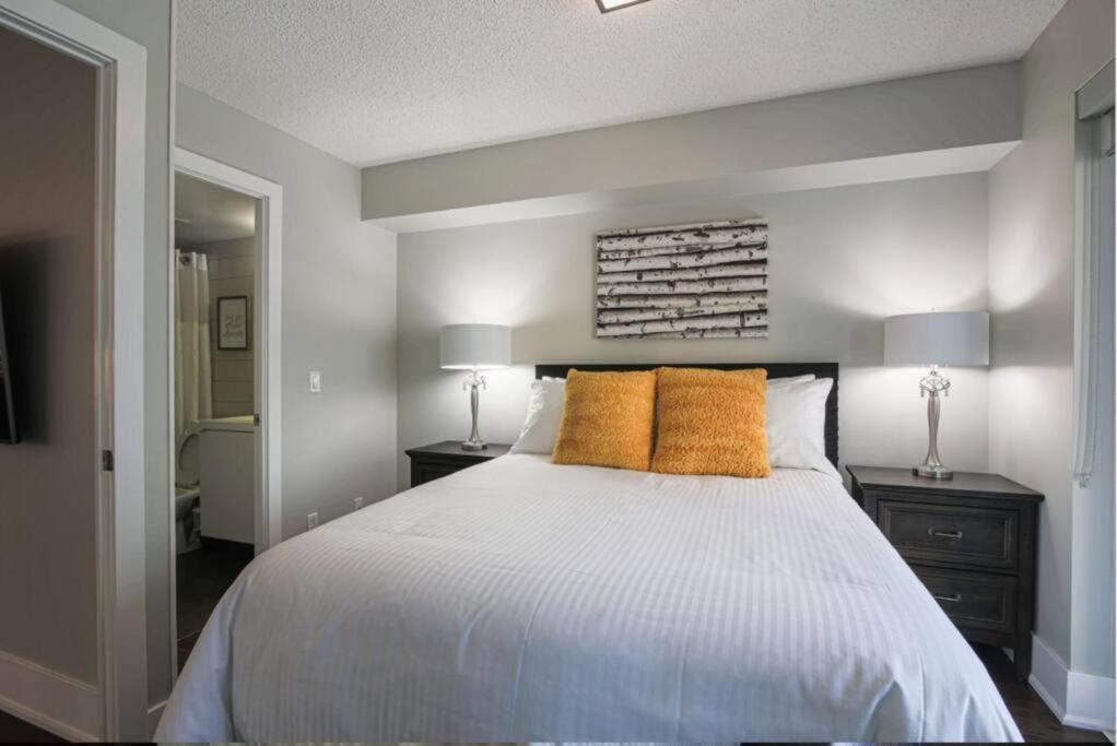 Skyline Suites - Walk To Mtcc, Acc, Rogers Centre & Entertainment District トロント エクステリア 写真