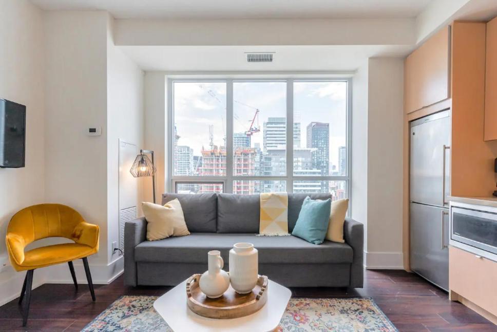 Skyline Suites - Walk To Mtcc, Acc, Rogers Centre & Entertainment District トロント エクステリア 写真