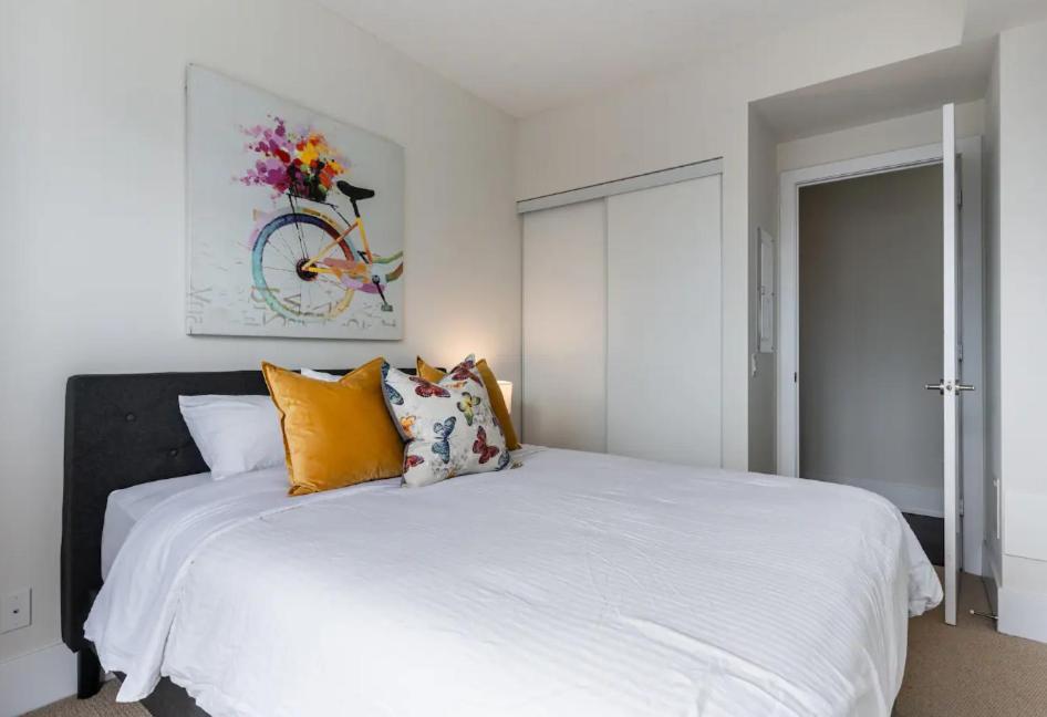Skyline Suites - Walk To Mtcc, Acc, Rogers Centre & Entertainment District トロント エクステリア 写真
