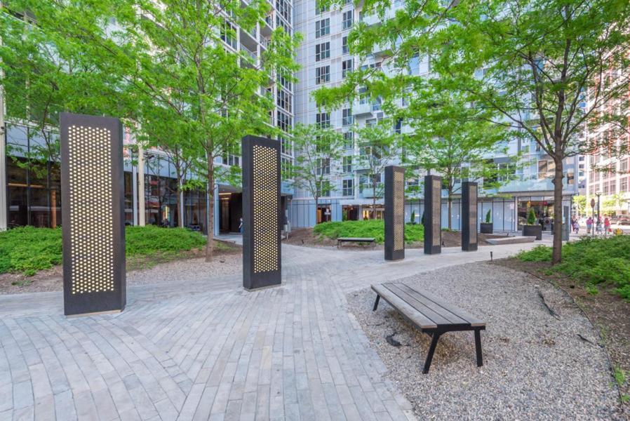 Skyline Suites - Walk To Mtcc, Acc, Rogers Centre & Entertainment District トロント エクステリア 写真