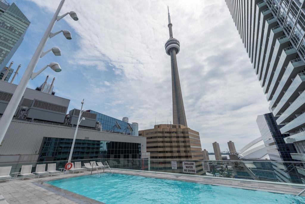 Skyline Suites - Walk To Mtcc, Acc, Rogers Centre & Entertainment District トロント エクステリア 写真