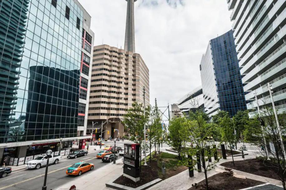 Skyline Suites - Walk To Mtcc, Acc, Rogers Centre & Entertainment District トロント エクステリア 写真