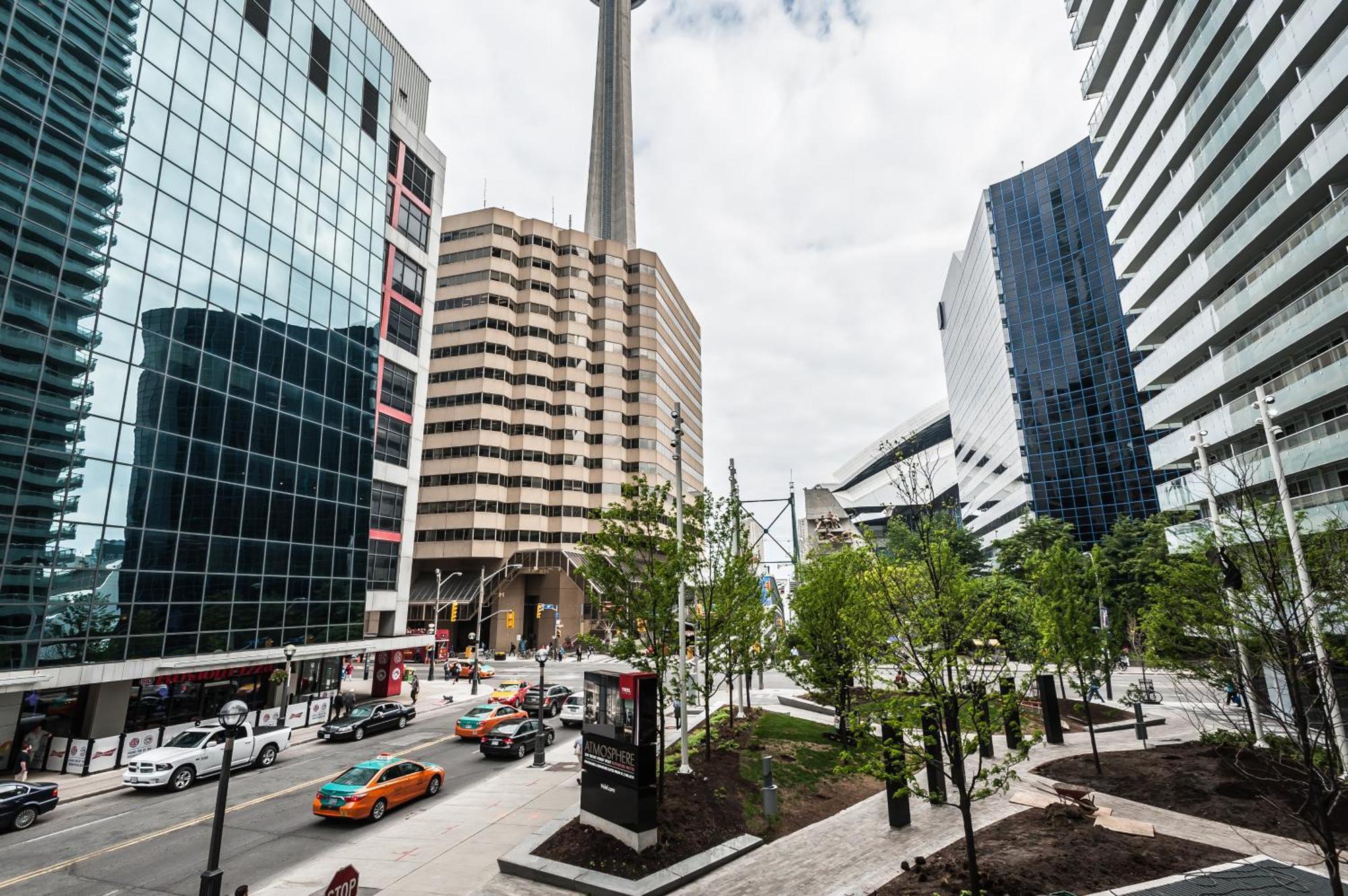 Skyline Suites - Walk To Mtcc, Acc, Rogers Centre & Entertainment District トロント エクステリア 写真